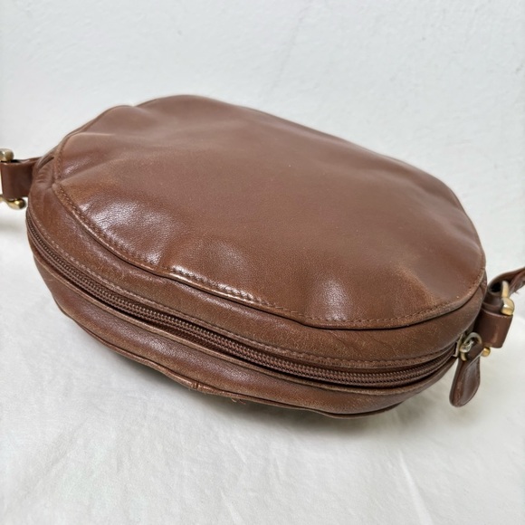 ETIENNE AIGNER Vintage Oval Leather Crossbody Unique Logo Hardware Classic - Picture 16 of 16